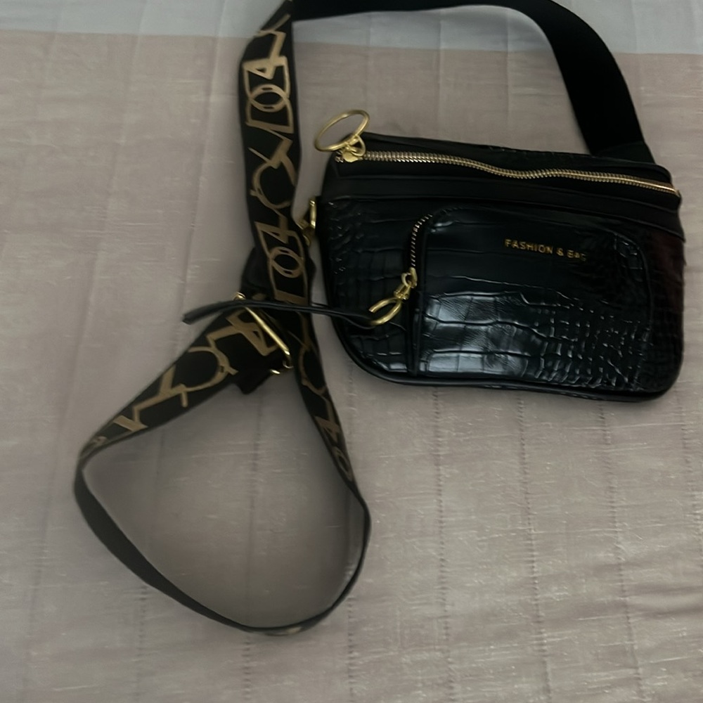(Fashion & Bag) unisex crossbody bag/ belt bag/ purse - Picture 3 of 17